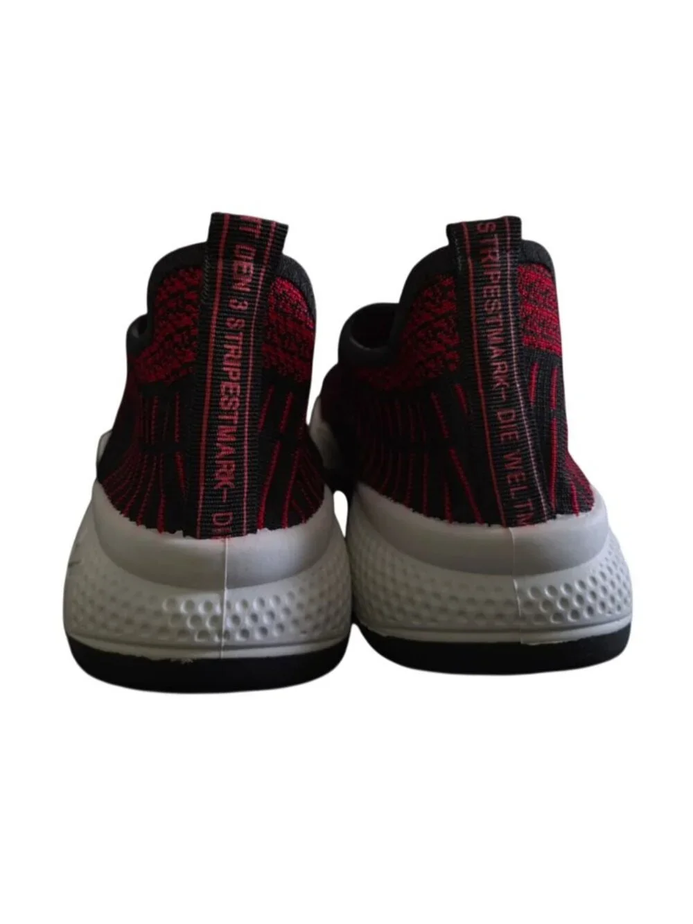 Mens Black Red Knit Running Shoes Size 43 Lightweight Athletic Sneakers NWOB.